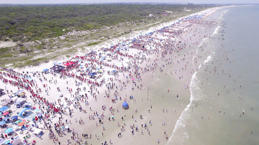 Nearly 2,000 Individuals Publicly Declare Their Faith at The Church of Eleven22's Record-Breaking Beach Baptism