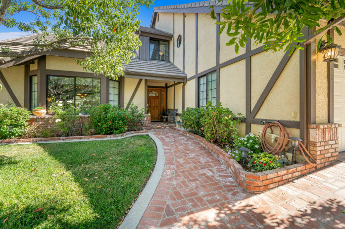 4267 Roxbury Street, Simi Valley