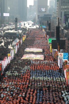 Over 300,000 rally in Seoul, Korea for religious freedom and government action. 