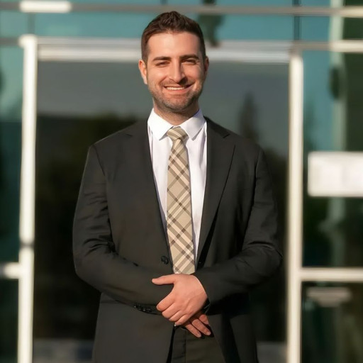 Eyelid Surgery or Brow Lift? Dr. Homer Hojjat Breaks Down the Difference