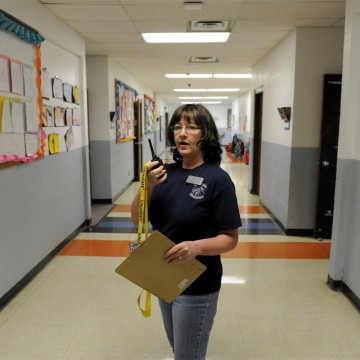 Debbie Childress, Pueblo County School District 70 Guidance Services Counselor, helps start a school evacuation exercise using SchoolSAFE Communications at Liberty Point Elementary School, Pueblo, Colorado.Debbie Childress, Pueblo County School District 70 Guidance Services Counselor, helps start a school evacuation exercise using SchoolSAFE Communications at Liberty Point Elementary School, Pueblo, Colorado.