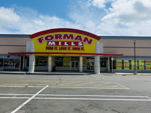 Forman Mills Opens its First Springfield Location in The City of Firsts: A New Place to Shop. A New Place to Work. A New Way to Save.