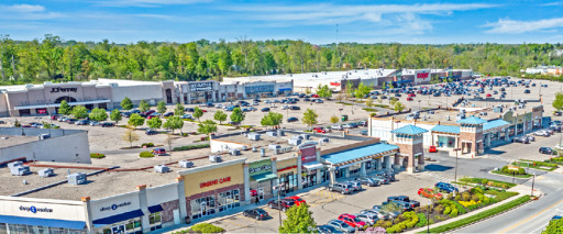 Lamar Companies Acquires a Shopping Center in Cincinnati, OH