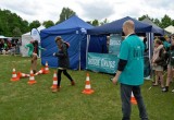 Youngsters knocked over cones "under the influence" of special glasses that simulate the disorientation caused by psychoactive drugs.