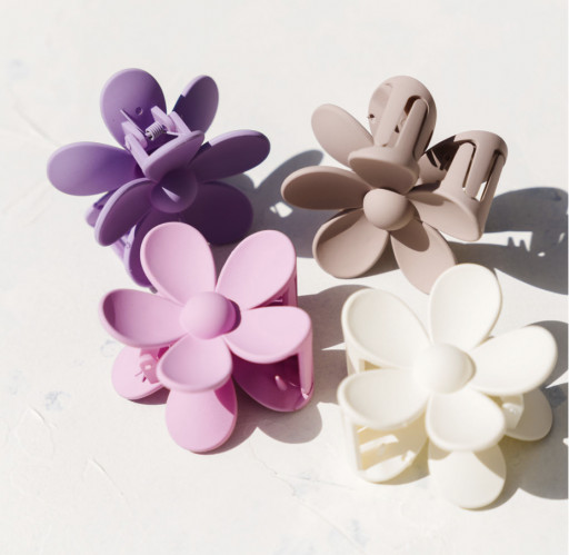 GIMME Beauty Releases Trendy Daisy Duo Clips
