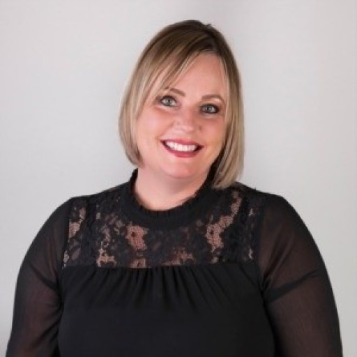 Best Realtor in Cypress, CA: Jen Tackney