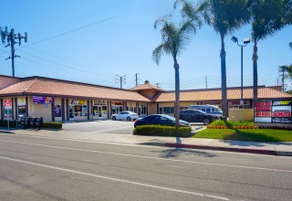 Los Alamitos Shopping Strip