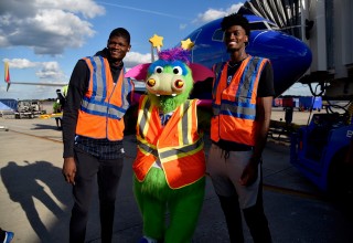 Orlando Magic Players Help Celebrate Team's Partnership with Southwest Airlines