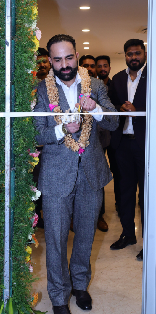 Port53 CEO Omar Zarabi Cuts Ribbon at New Bengaluru Office