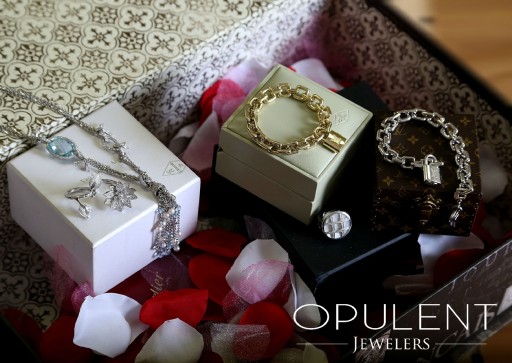 Luxury Jewelry Company Offers Live Webcam Shopping