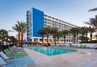 Hilton Clearwater Beach Resort & Spa Exterior 