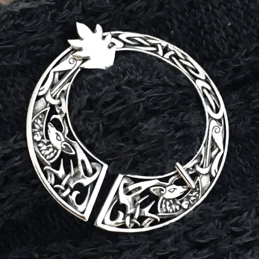 RockLove Jewelry Announces the Fraser Stag Brooch Inspired by Outlander