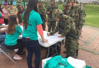 Members of the military signed the drug-free pledge.