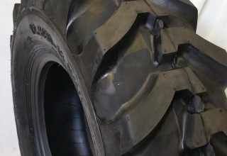 12.5/80-18 Backhoe tires