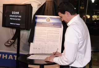 Guests were encouraged to sign a CCHR petition calling for an investigation into the psychotropic drugging of Canadian children and adults.