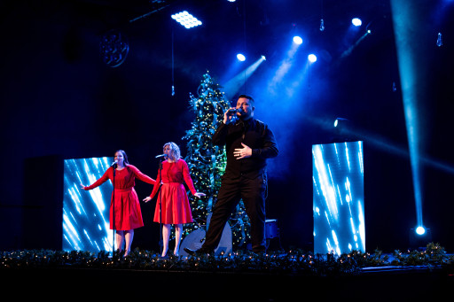 Grace Family Hosts Free Christmas Concert For Tampa Bay