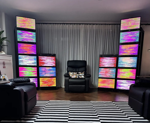Chromatic Focus Lounge