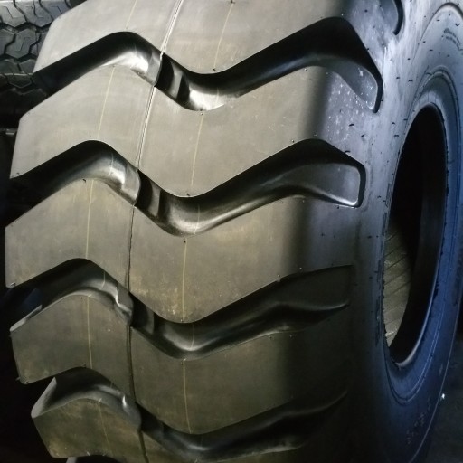 Truck Tires Inc. Present a Guide to Understand Loader Tires and Its Types and Load Capacity