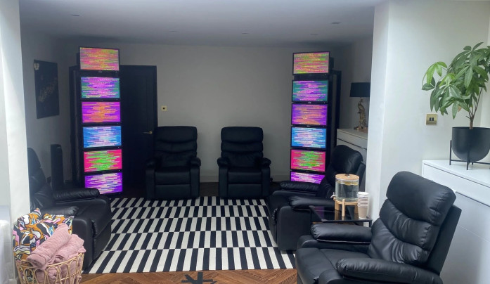 Monochrome EESystem™ Lounge