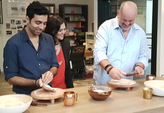 Werner Vogels, VP & CTO, Amazon tries his hand at making rotis with Pranoti Nagarkar & Rishi Israni